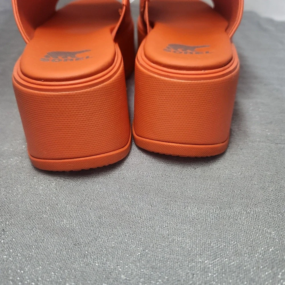 Sorel vibrant orange